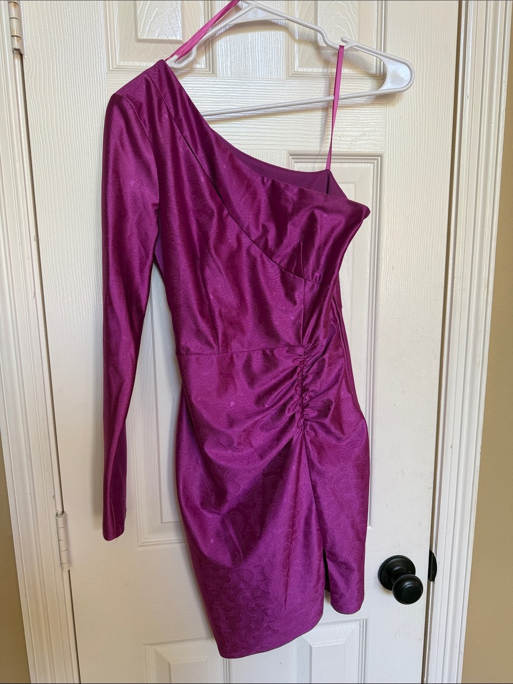 City Vibe One-Shoulder Ruched Long-Sleeve Bodycon Mini Dress in Magenta